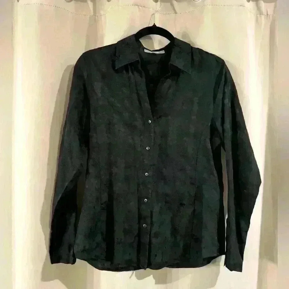Women’s Black Fitted Foxcroft Button Down